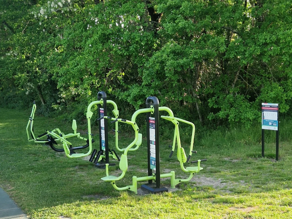 Agrès sportifs de plein air à Guillos - 5 modules de remise en forme
